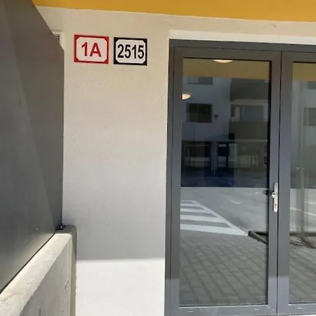2 Izbovy Luxusny Apartman B Csölle