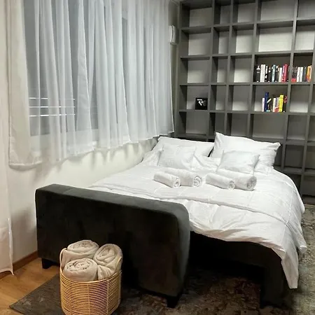 2 Izbovy Luxusny Apartman B *
