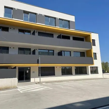 2 Izbovy Luxusny Apartman B Apartman Csölle