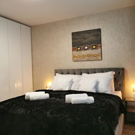 2 Izbovy Luxusny Apartman B * Csölle