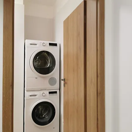 Apartman 2 Izbovy Luxusny Apartman B Csölle