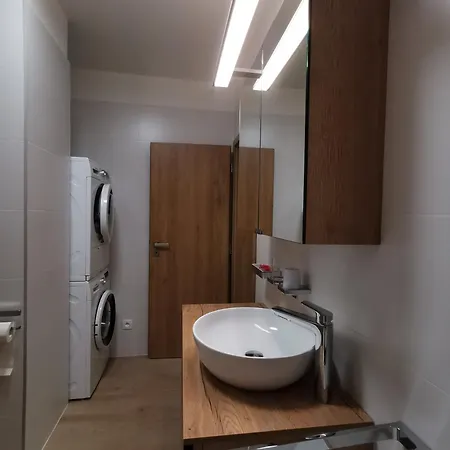 2 Izbovy Luxusny Apartman B