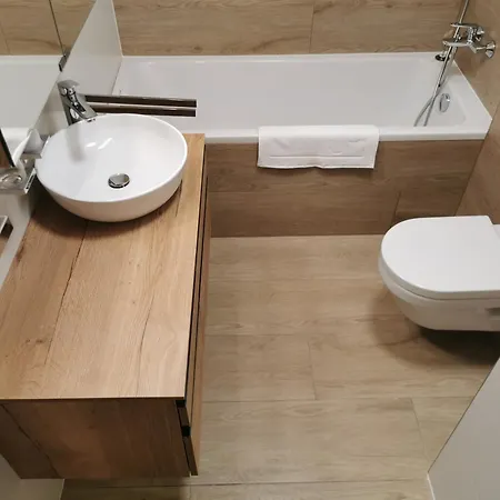 2 Izbovy Luxusny Apartman B Csölle