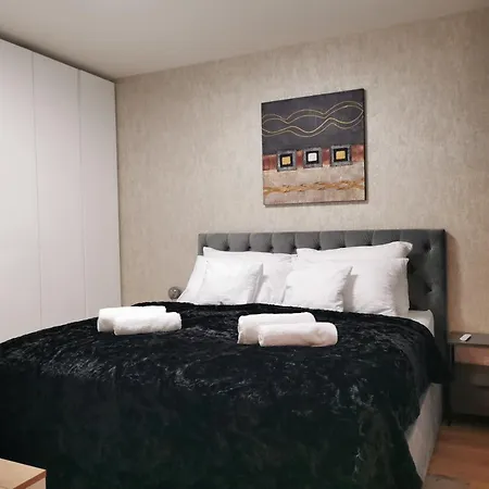 Apartman 2 Izbovy Luxusny Apartman B Csölle