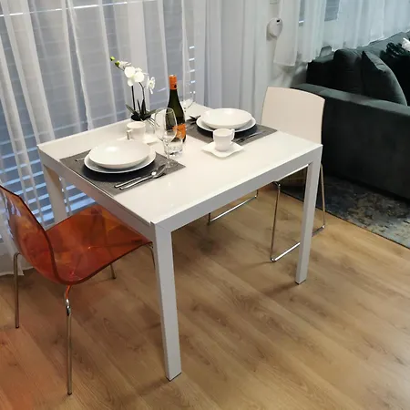 2 Izbovy Luxusny Apartman B *