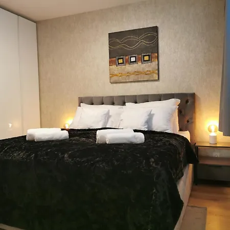 2 Izbovy Luxusny Apartman B *